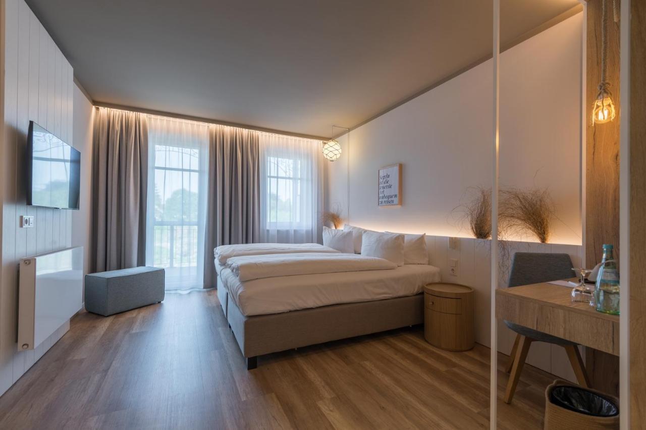 Hafenhotel Zu Putbus Exterior photo